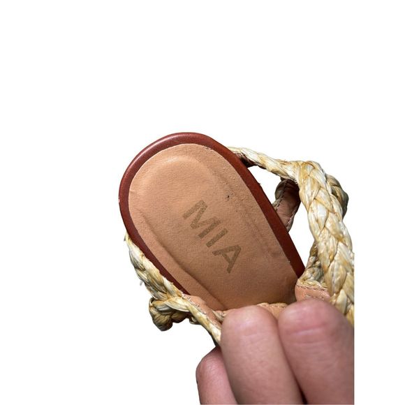 MIA Wrap Up Heels Size 8.5 - Picture 3 of 4